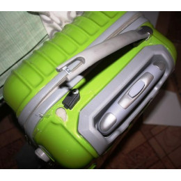 Цены на ремонт чемоданов