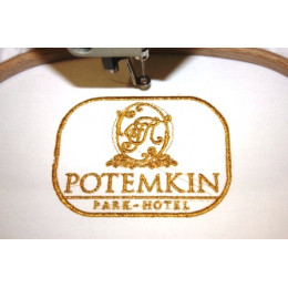 Вышивка логотипа на одежде