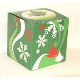Коробка для кружки новогодняя зеленая, с ёлочками и снежинками