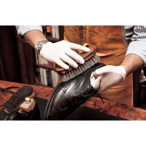 Реставрация кожи в мужской обуви